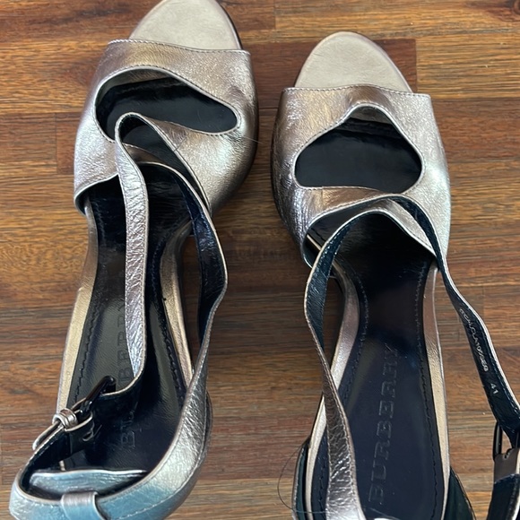 Burberry Metallic Gold Wooden Wedge Heel Leather Criss Cross Sandal - 41 10 - Picture 10 of 16